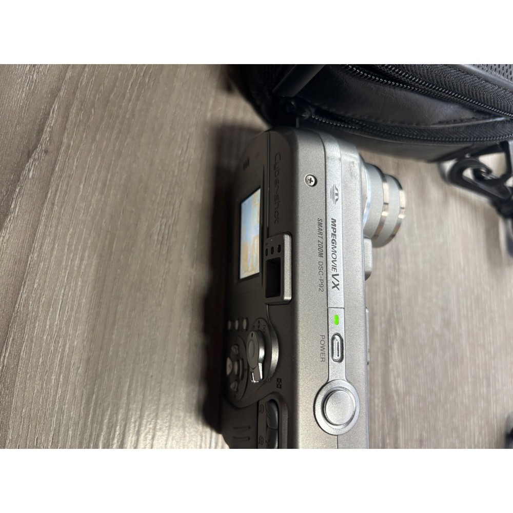 Sony Cyber-shot DSC-P92 5.0MP Digital Camera 3x Optical Zoom with Case TESTED - Picture 4 of 13
